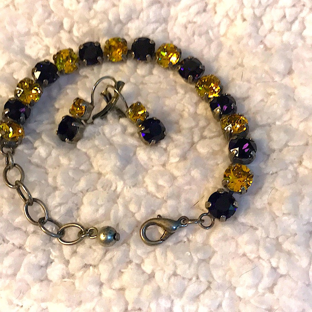 Sabika  Inspired 3 piece Swarovski set in great condition!! ECU COLORS